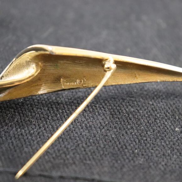 Vintage Trifari Gold Tone Abstract Modernist Brooch Pin Signed - Picture 3 of 3